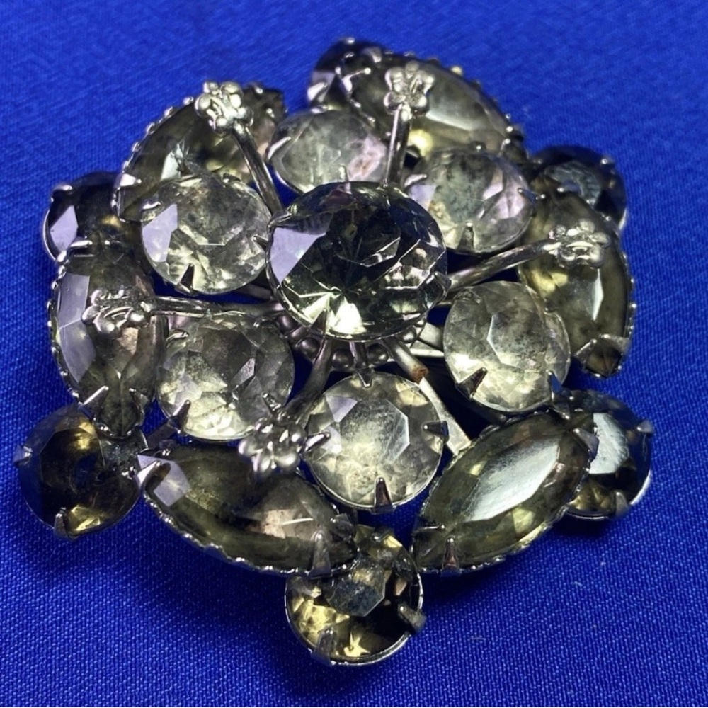 VINTAGE Large Smoky Gray Glass Rhinestone Brooch – Round Layered Floral 1.75”